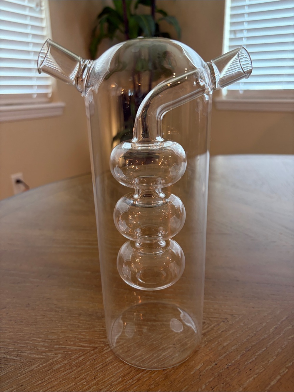 Clear Double-Spout Glass Decanter with Internal Bubble Filter